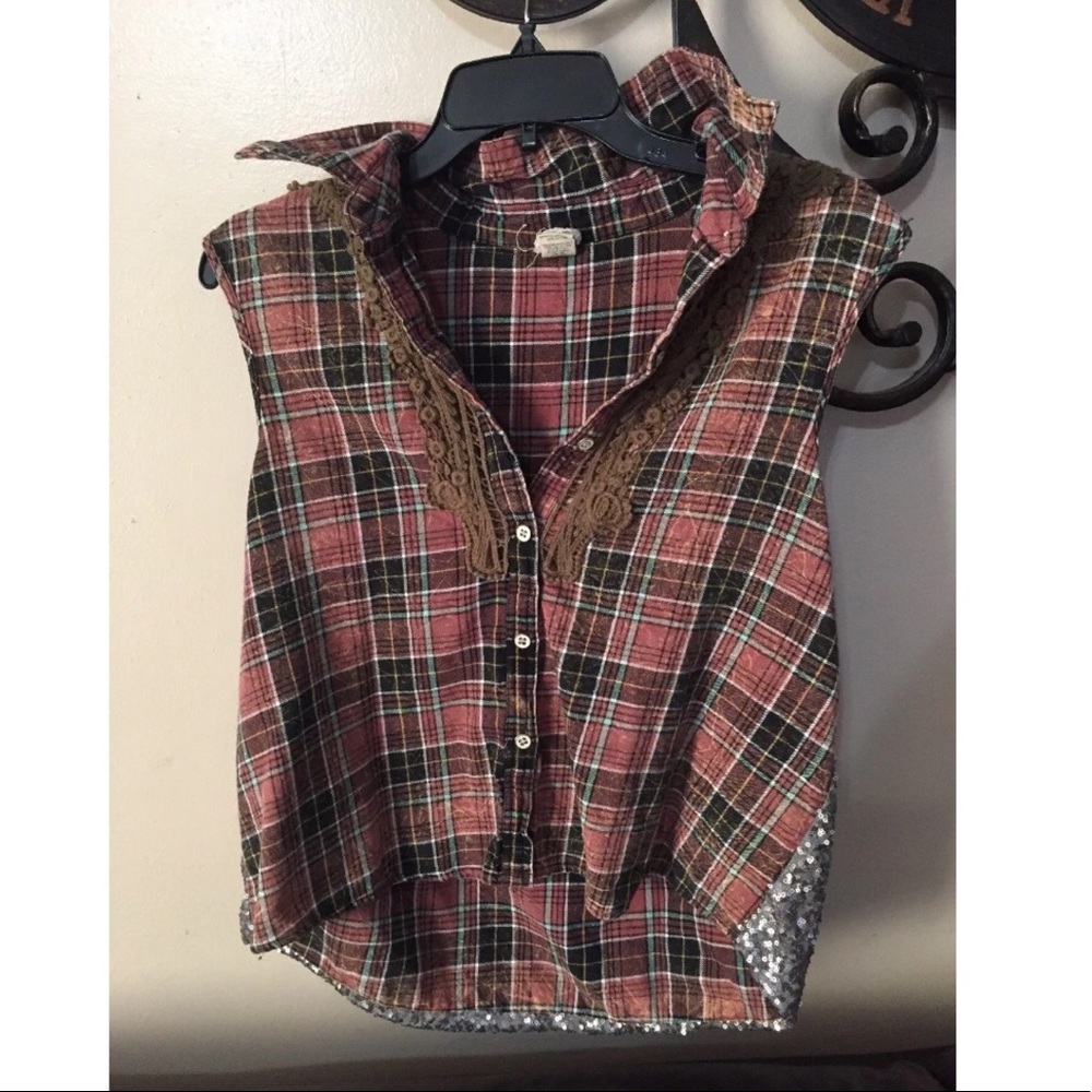 Gimmicks by BKE vest size medium